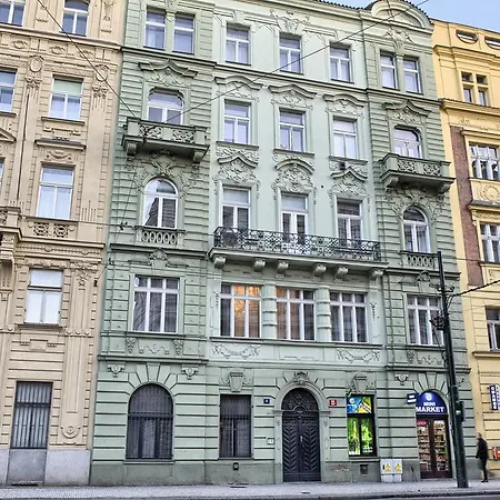 Krizovnicka プラハ